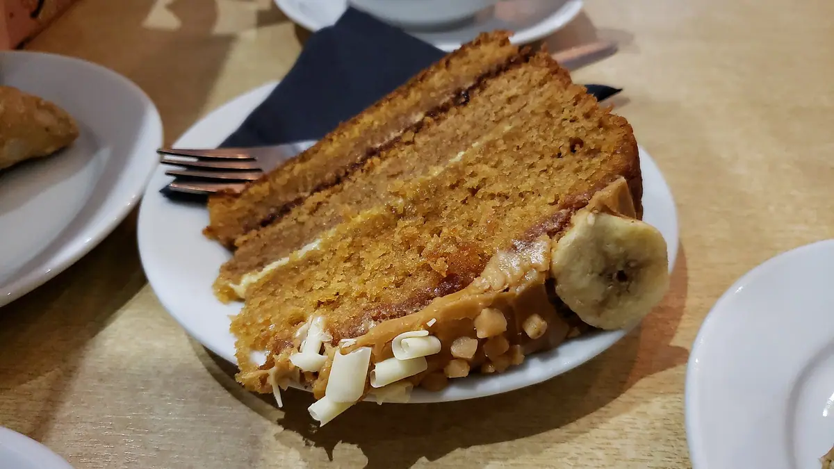 Cake-A-Way – cake shop in Rothesay town centre